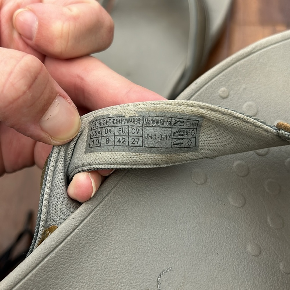 Silver Vionic Sandals - image 5